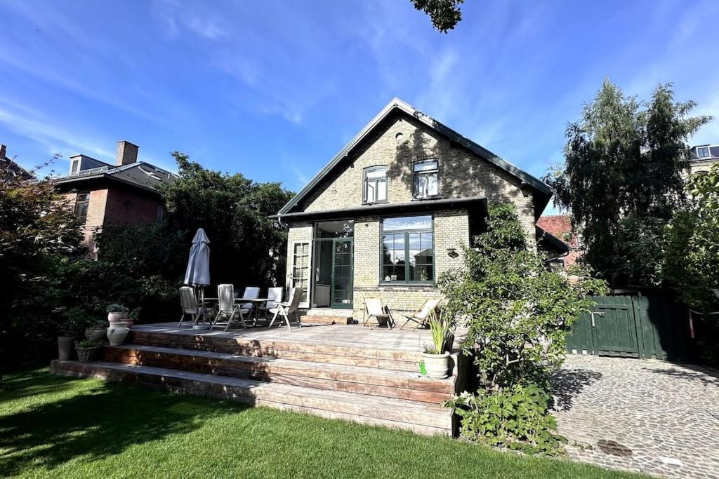 Villa Luxurious, Private, Centrally-located Mansion *