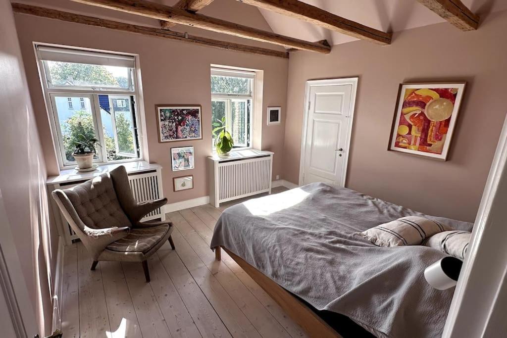 Villa Luxurious, Private, Centrally-located Mansion *